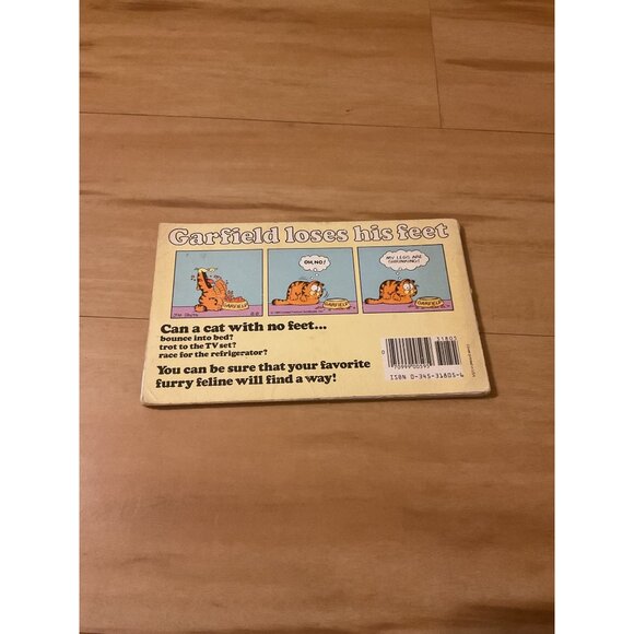 Garfield Loses His Feet By Jim Davis Paperback Book - Picture 3 of 3